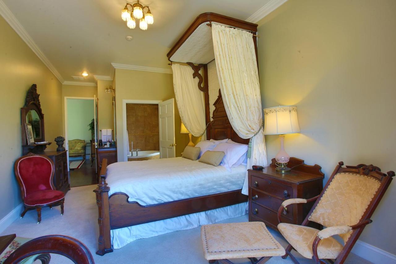 Inntiquity, A Country Inn Logansport Esterno foto