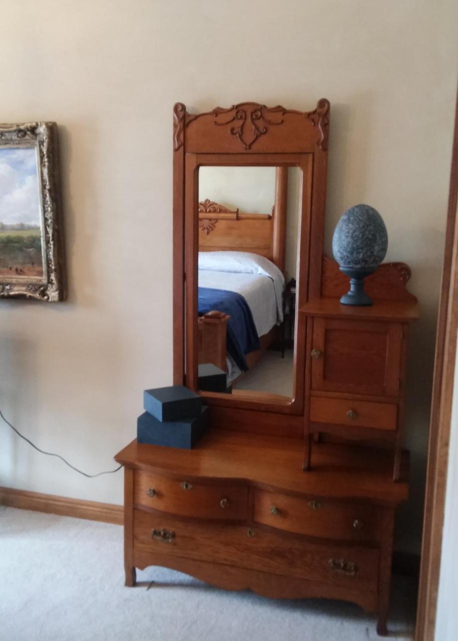Inntiquity, A Country Inn Logansport Esterno foto