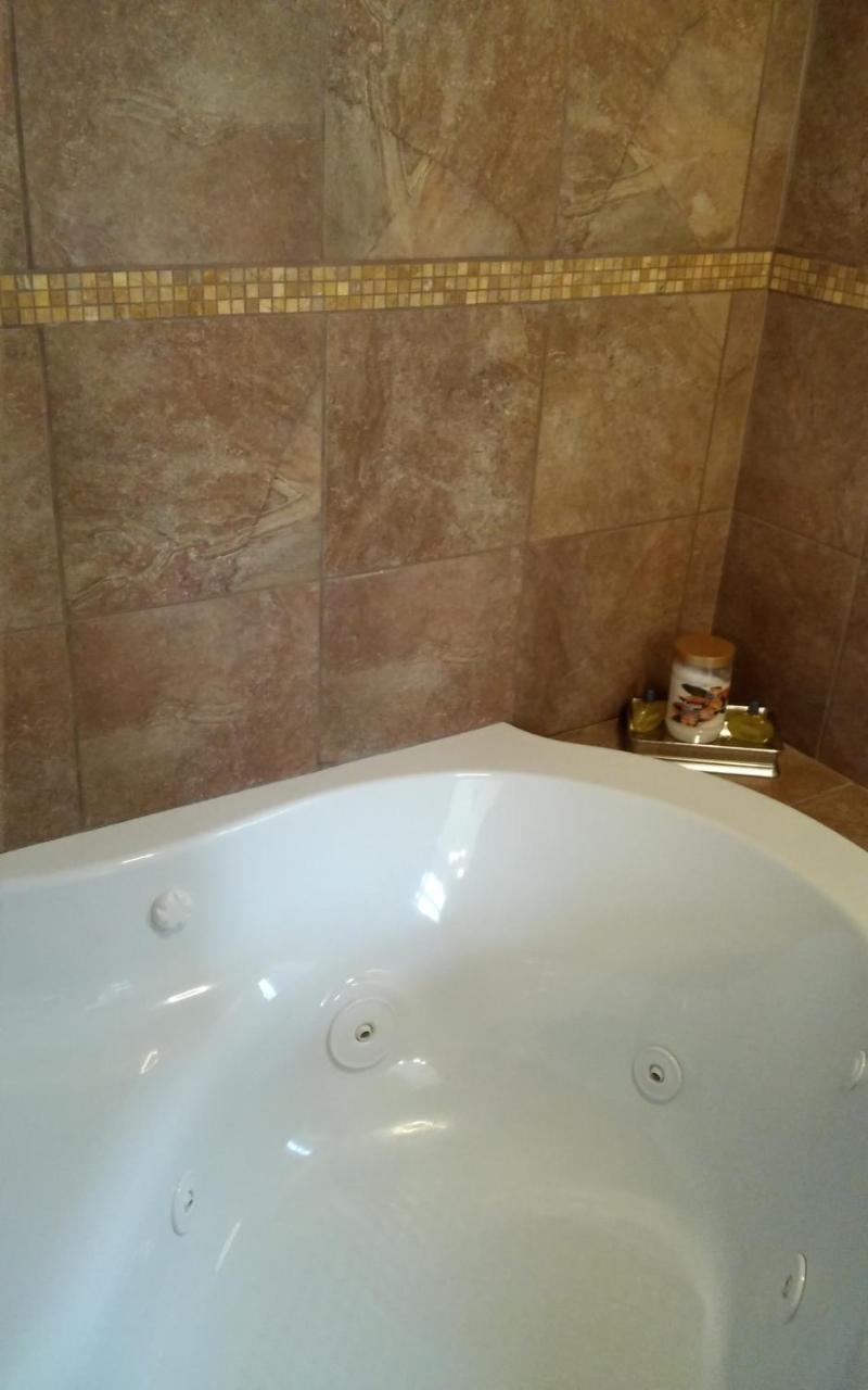 Inntiquity, A Country Inn Logansport Esterno foto